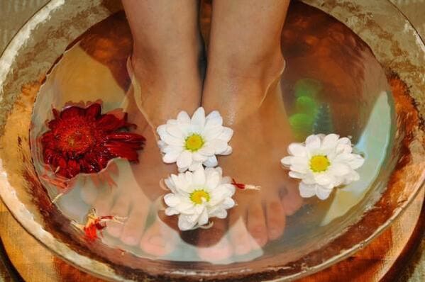 Salt foot baths will help fight toenail fungus